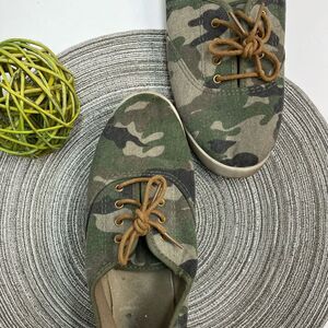 🔥4/$25 TIME AND TRU Camo Canvas Flats Size 9